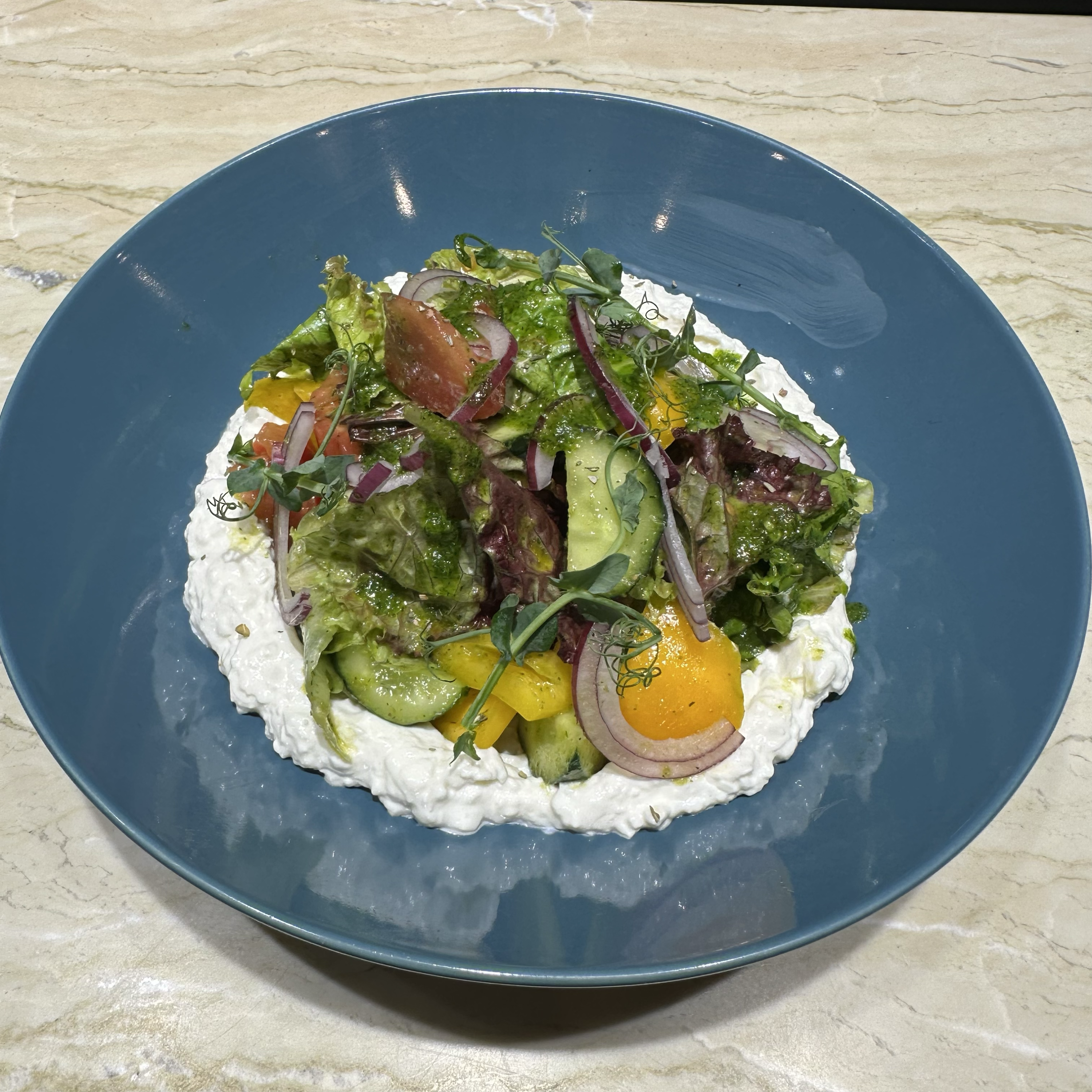 Греческий с творожным муссом